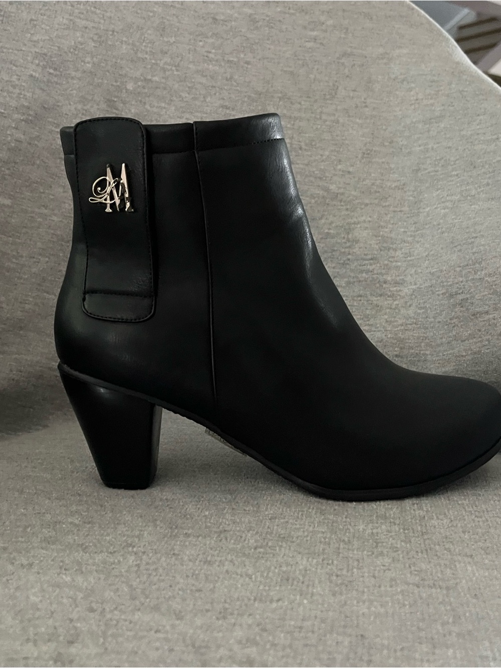 Linda Moore Black Leather Ankle Boots with  Magnetic Clip Women